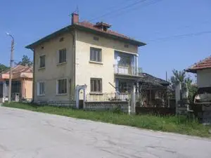 Nice and big property situated in a quiet and picturesque village 30 km away from Vratza,Bulgaria