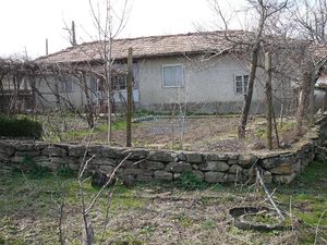 Cheap Bulgarian property for sale garden 2000sq.m Targovisht