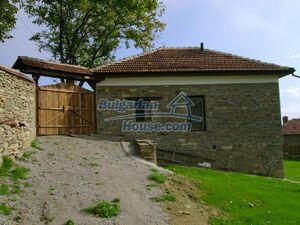 Renovated house with summer BBQ , stone barn and mountain vi