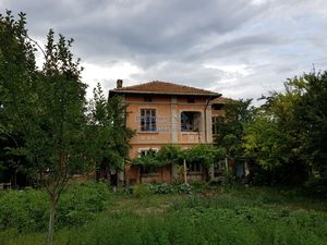 Village house for sale with garden of 8500sq.m Targoviste
