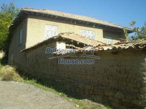A solid Bulgarian house 70km from Veliko Tarnovo