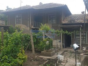Extremely cheap Bulgarian house with nice views near Popovo