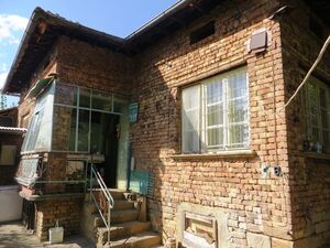A solid, brick built 2 bedrooms house with lovely garden 