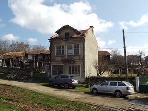 Solid house with big barn & plot of land 100 km from Sofia