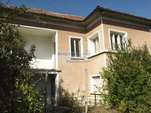 Rural house with nice views near forest lake 15 km from Vrat