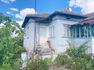 Spacious 4 BED house in good condition, 21 km to the sea
