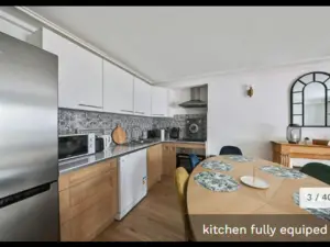 Paris holiday apartment accommodation with internet access, 