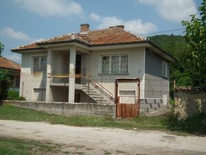 House for sale in Strazhitza - Bryagovitza 700m²