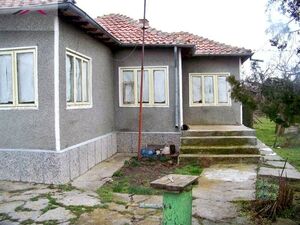 Bulgaria Property Finder (A house with 2800 sq.m. plot of la
