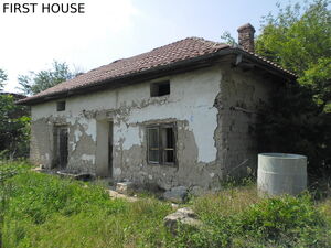House in need of complete renovation in Karamanovo, Ruse