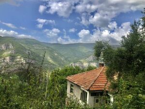 2 Panoramic mountain houses 74 m2 and 25 m2 near Svoge, Sofi