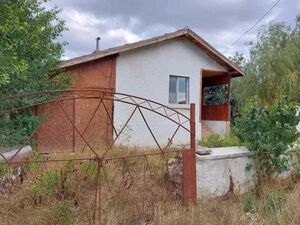 ovely renovated 60m2 house near Burgas with 1100m2 Yard (DA