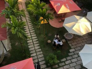 18 Hotel for rent in Siem Reap with kitchen and bar
