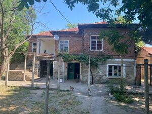 Well preserved two-storey House near Simeonovgrad with 2000m