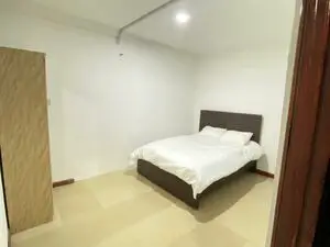 Furnished 1 Bedroom Flat@ Airport West