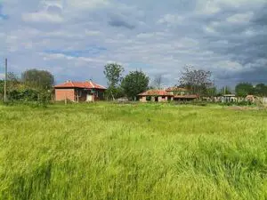 2 Houses+ Outbuilding+well, large plot of land 2290m², near 