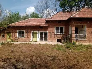 House in Varzulitsa with big land 2920