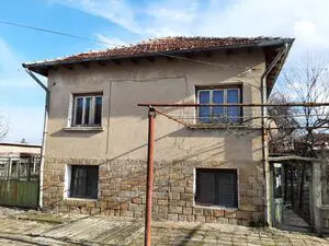 House with barn and land located 15 km from Montana,Bulgaria