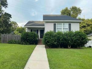 8 Lindsay St, Columbia, SC 29201