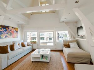 Situated in the real heart of Amsterdam,