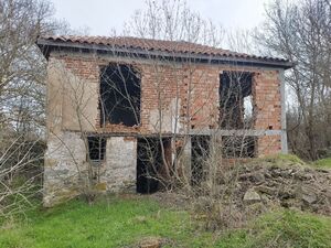 Two-storey house with a huge plot of 1956 sq m for sale in t