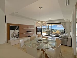 Spacious 3-Bedroom Apartment with Large Terrace in Marbella