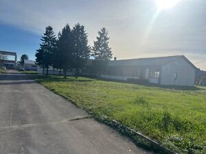 A 1500m2 hall is for rent in Mionica