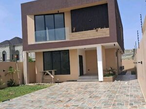 LUXURY 4-BED TOWNHOUSE TO LET@ MANET JUCTION/+233243321202