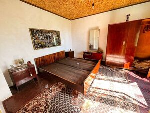 3-Bedroom House with Sunny Garden in Alekovo