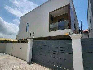 EXECUTIVE3-BEDROM TOWHOUSE TO LET@ADJRINGANOR