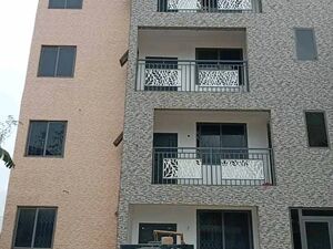 EXECUTIVE 2-BEDROOM FLAT TO LET@MADINA ESTATE