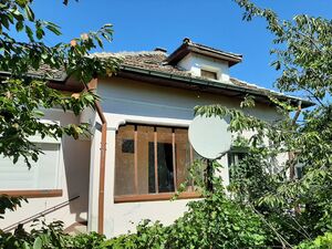 Rural property with annex and plot of land located in a big 