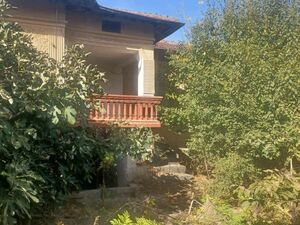 House built over a basement in the village of Tranchovitsa,