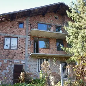 Solid villa with garage & plot of land near Vratsa,Bulgaria