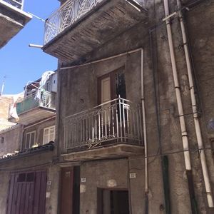 Townhouse in Sicily - Casa Inamorato Alessandria