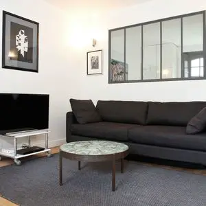 Charming 1 bedroom apartment with a sofa bed in the living r