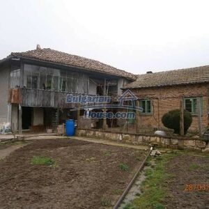 Bulgarian House,big garden 3711sq.m. farm buildings Popovo