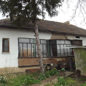 Rural property in Bulgaria with 2 houses, land & nice views
