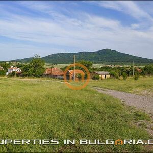 Very large plot of building land in beautiful clean area