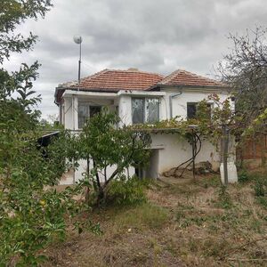 House in very good condition in a village 16 km from Elhovo
