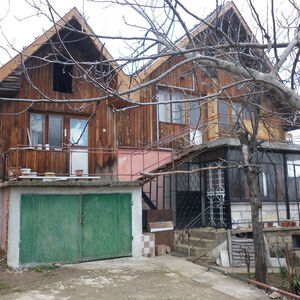 Big villa with plot of land located in the forest 7 km from 