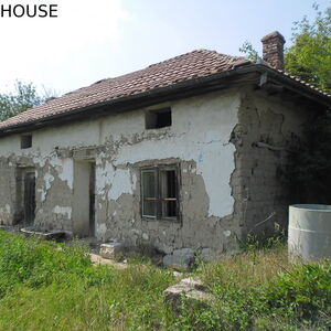 House in need of complete renovation in Karamanovo, Ruse