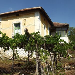  Old country house with plot of land located 15 km away fro