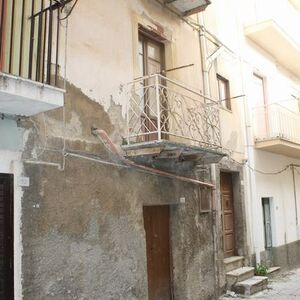 Townhouse in Sicily - Alessi Via Crispi