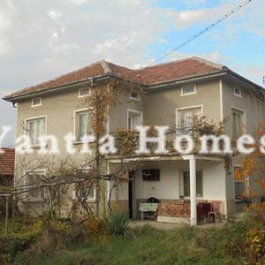 Spacious 4-bedroom village home close to Veliko Tarnovo
