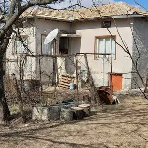 140m2 House, 1030m2 yard, fruit trees, 10 Km from Dobrich ci
