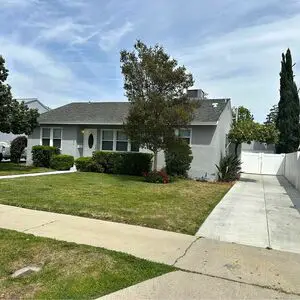 Lovely 3-bedroom, 2-bathroom  for rent in North Hollywood