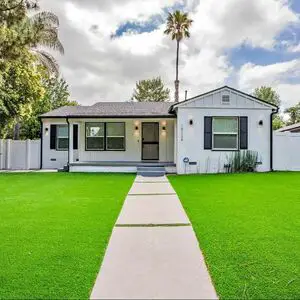3 beds 2.5 baths House for rent in Tarzana