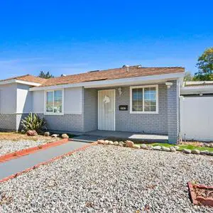 Beautiful 3 + 2 house for rent in Reseda 