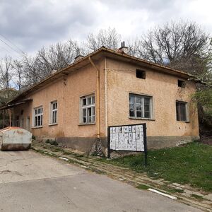  Old rural property located in a quiet village in the mounta